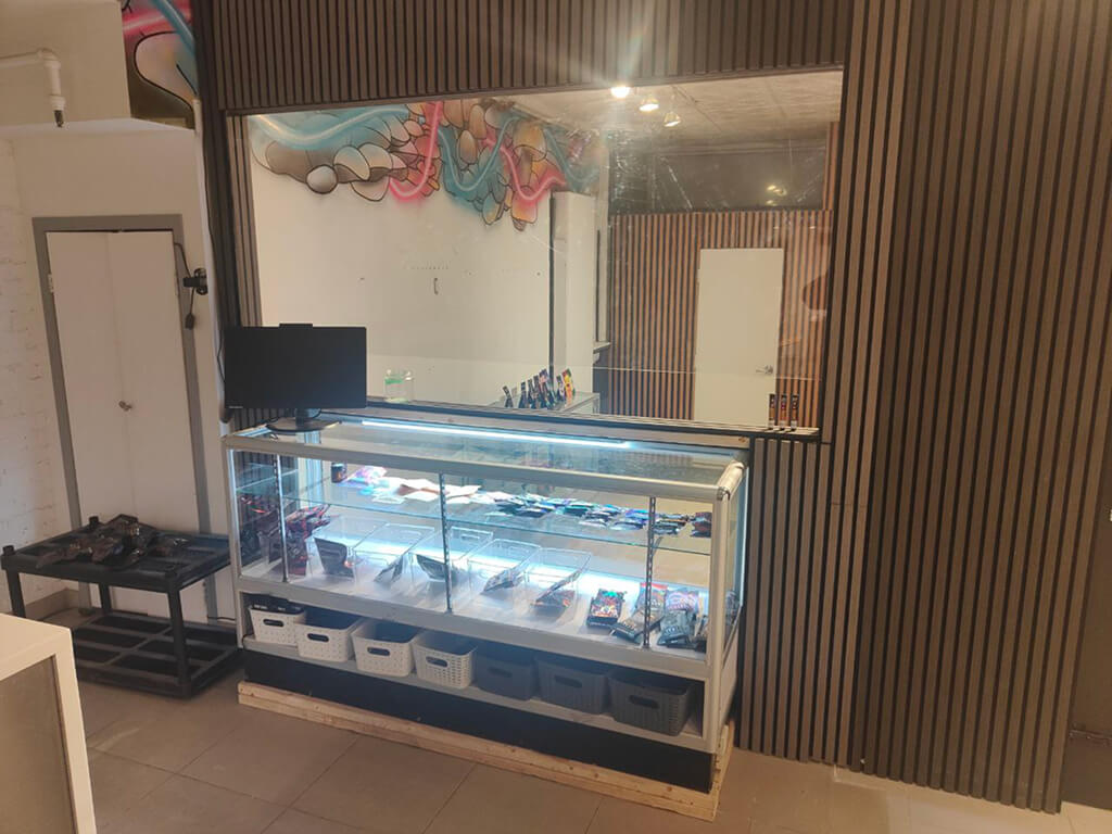 funguyz-magic-mushrooms-dispensary-bloor-st-w-3