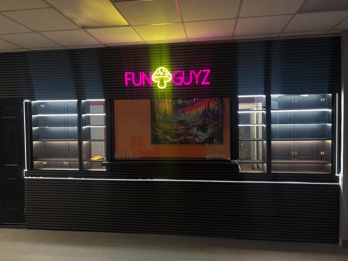 Service counter at FunGuyz Enfield Pl, Mississauga