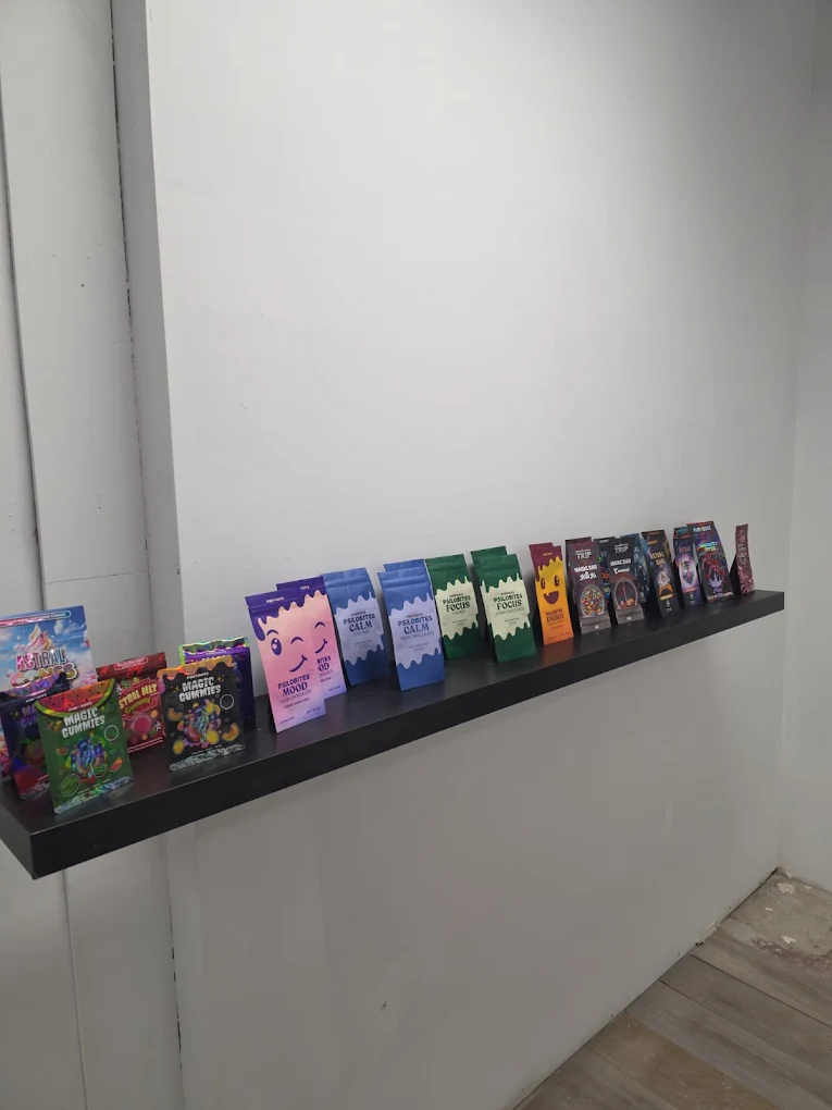 FunGuyz Scarborough Kingston Rd store photo 3